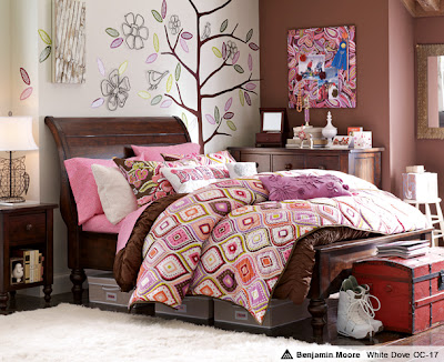 Cheap Bedroom Decorating Ideas on Bed Are Such A Delicate Addition To Any Bedroom  This Teen Bedroom