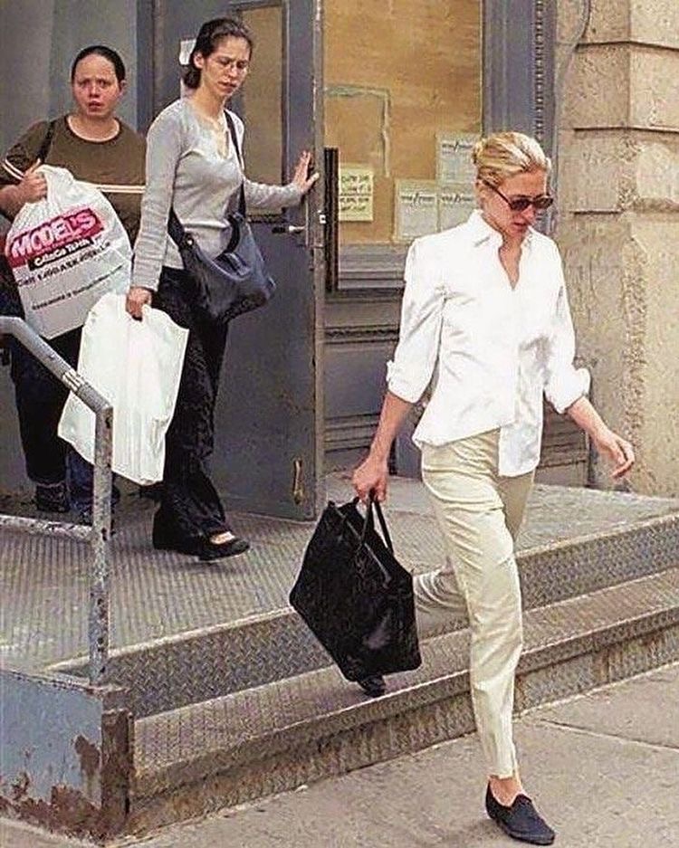 Style Icon: The Timeless Looks of Carolyn Bessette-Kennedy