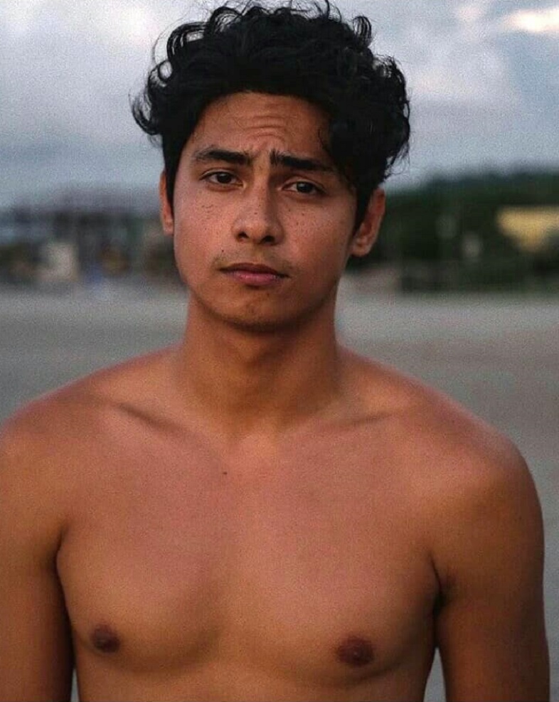 Man Central: Kiko Estrada: Shirtless