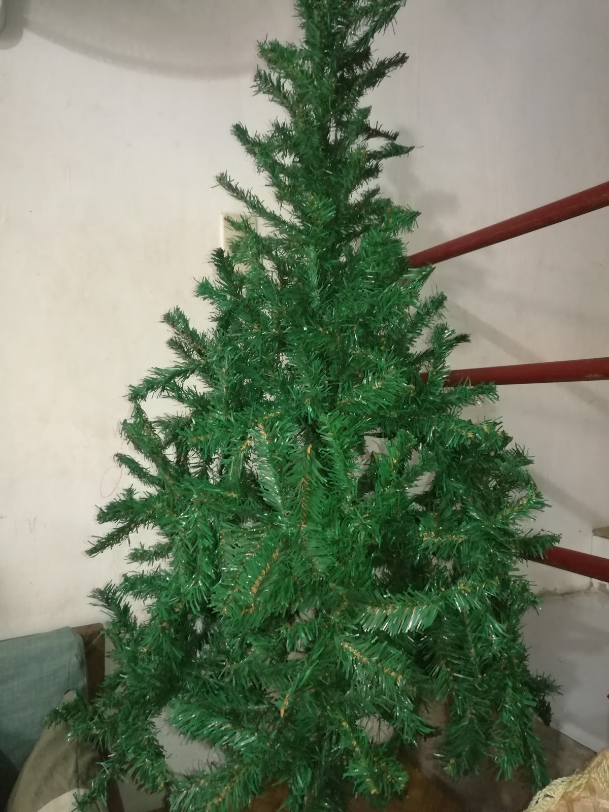 mom's reverie How to Make a Christmas Tree Look Fuller