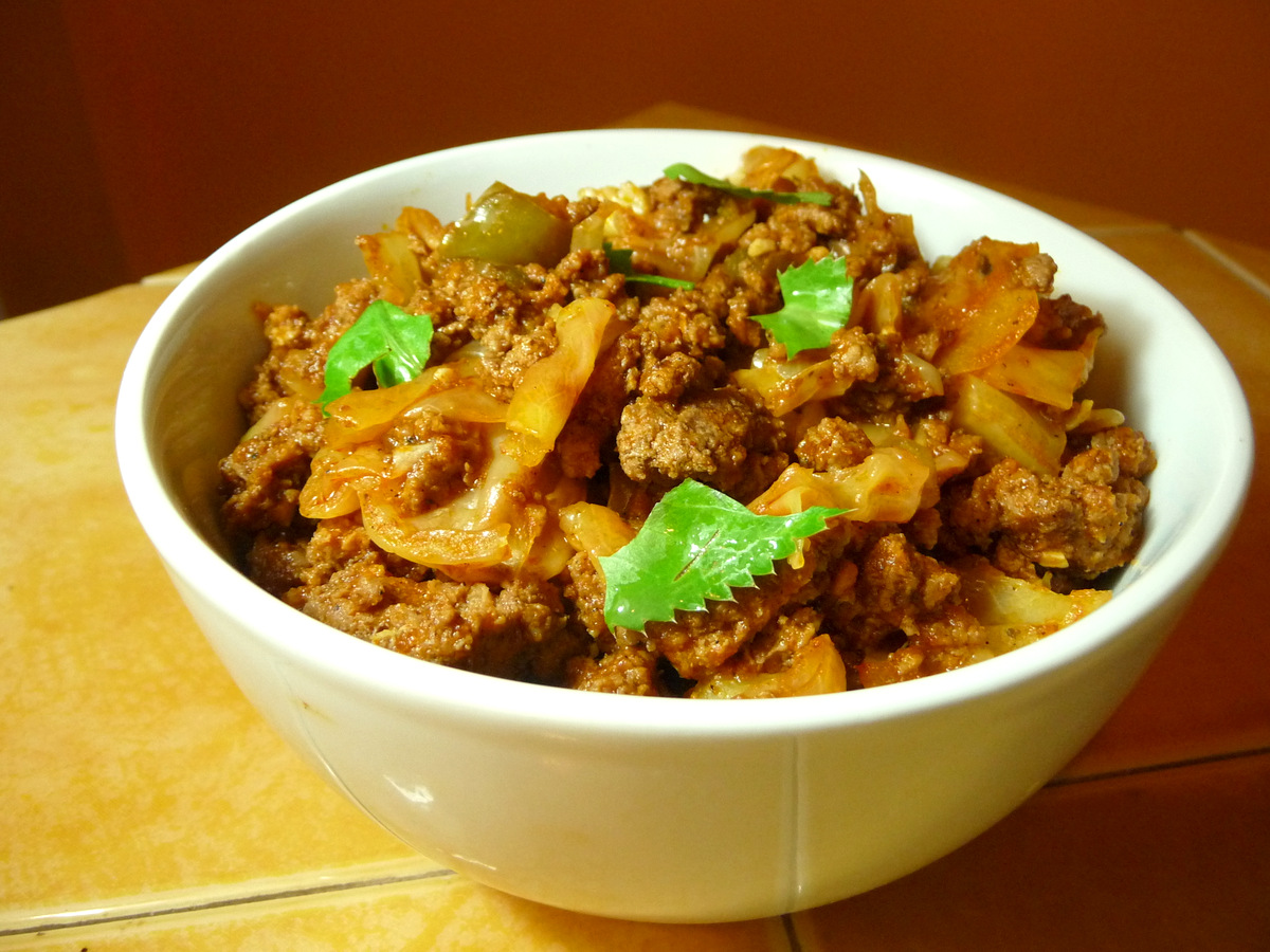 EASY CHILI CABBAGE GOULASH