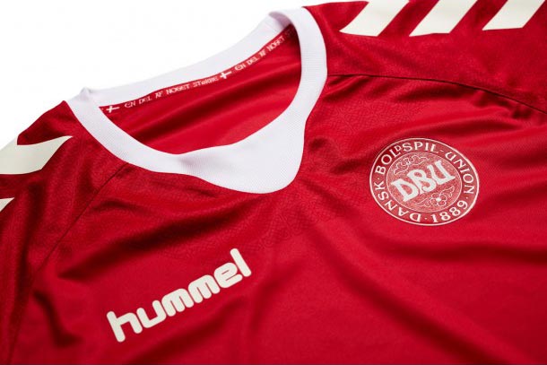 ikke noget Selskabelig frimærke Hummel Denmark 2016-2017 Home Kit Released - Footy Headlines