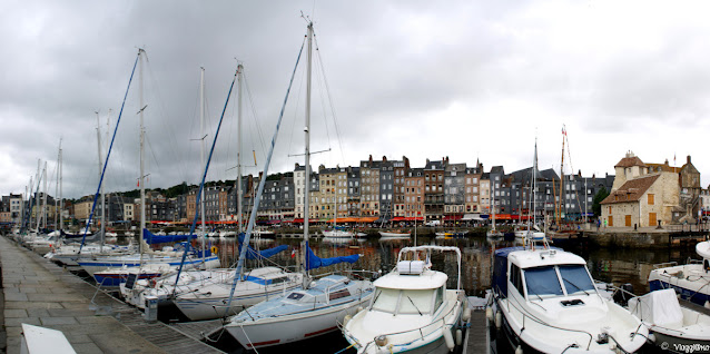 Il Vieux Bassin è il fiore all'occhiello di Honfleur