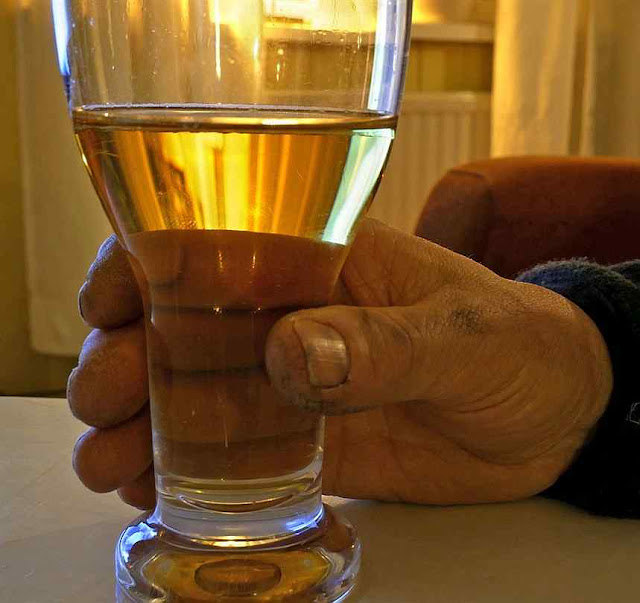 Alto consumo de alcool e violência familiar na Finlândia. Alto consumo de alcool e violência familiar na Finlândia.
