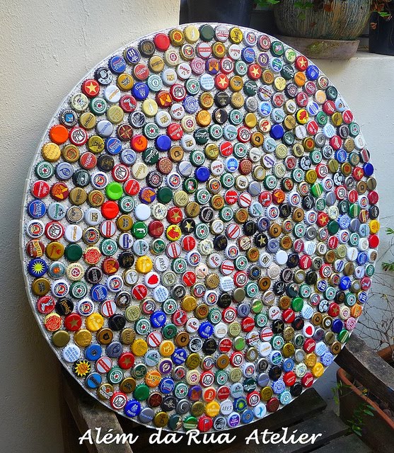 mosaico de tampinhas de cerveja