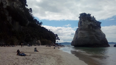 Intercâmbio Nova Zelândia - A exótica praia de Cathedral Cove em Coromandel