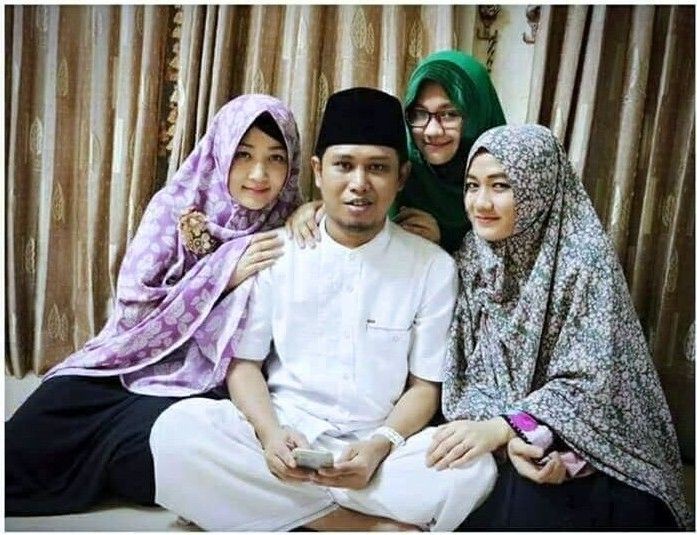 3 Istri yang Akur Lebih Baik Daripada 1 Tapi Ribut Terus 3%2BIstri%2Byang%2BAkur%2BLebih%2BBaik%2BDaripada%2B1%2BTapi%2BRibut%2BTerus