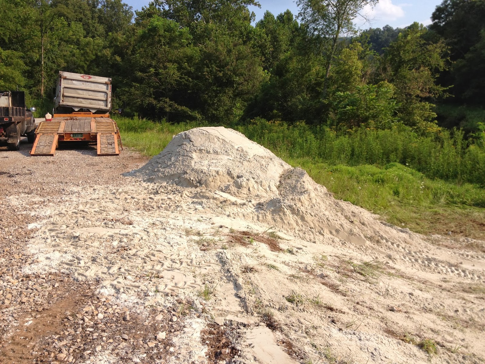 Jennings Brae Bank Farm Spreading Lime