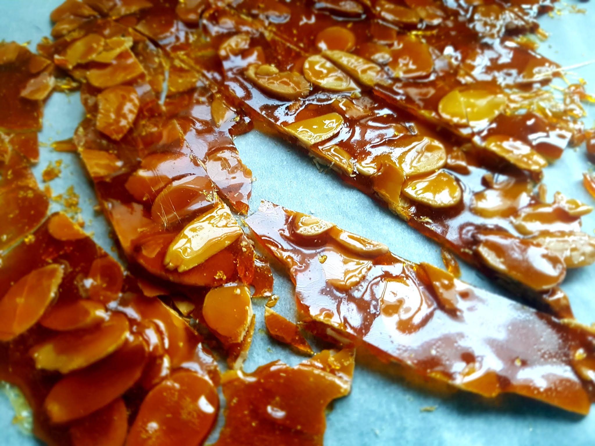 Glass almond brittle