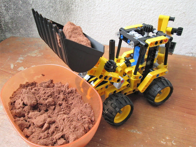 LEGOlinária - culinária com LEGO - LEGO ajuda a fazer um bolo