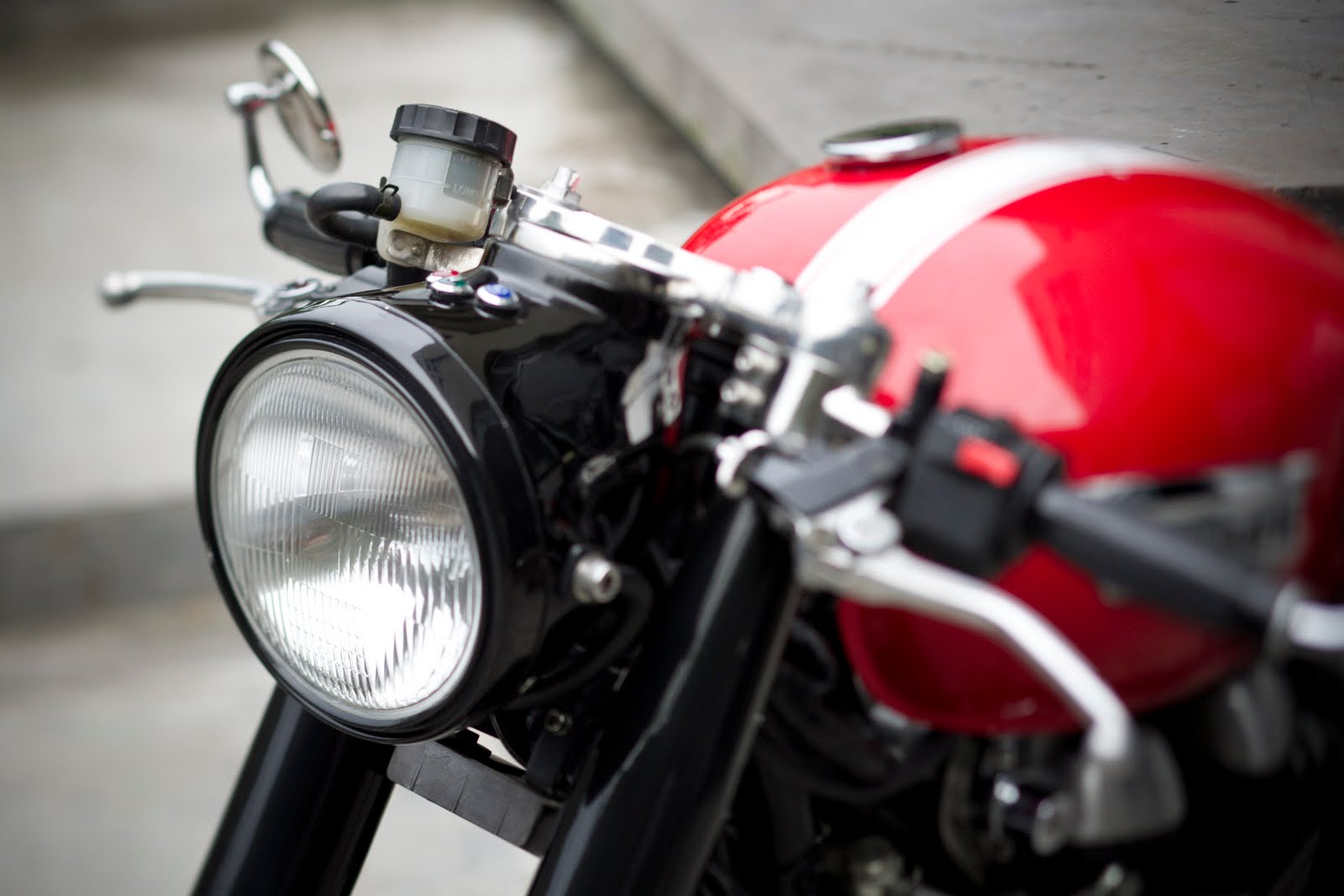 Custom Parts Triumph Thruxton Images