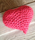 http://translate.googleusercontent.com/translate_c?depth=1&hl=es&rurl=translate.google.es&sl=en&tl=es&u=http://www.annoocrochet.com/2013/01/valentine-hearts-sachet-free-pattern.html&usg=ALkJrhiergRVXCF0LJHOTR2RhOTrUy-J5g