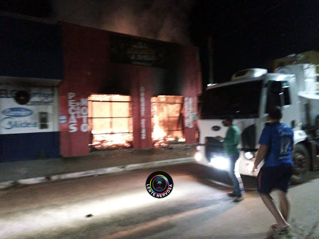 Loja de motopeças é destruída por incêndio no interior de RO