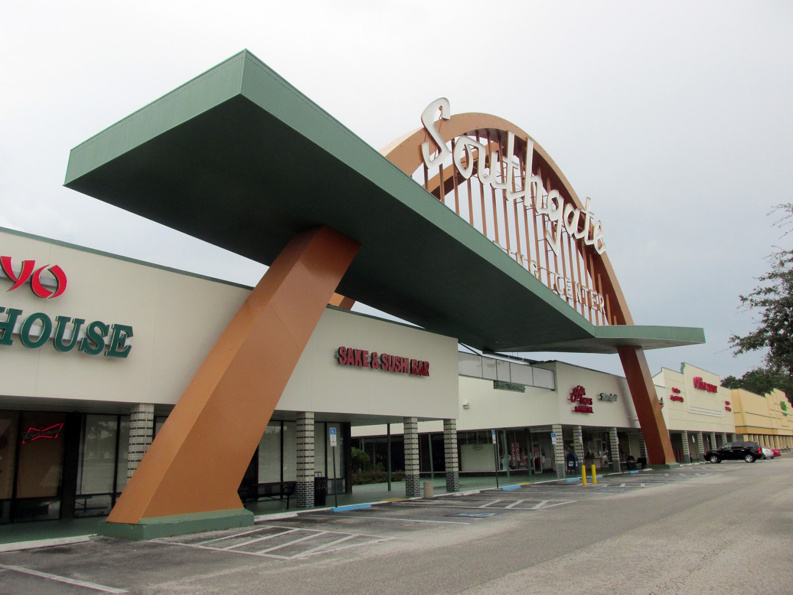 Eccentric Roadside Eccentric Roadside