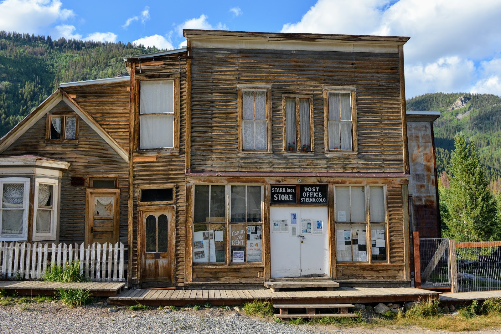 Mille Fiori Favoriti St. Elmo Ghost Town