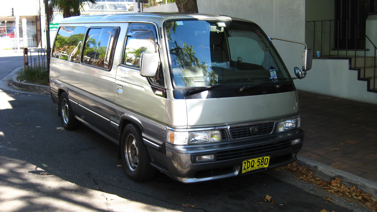 Nissan caravan iv