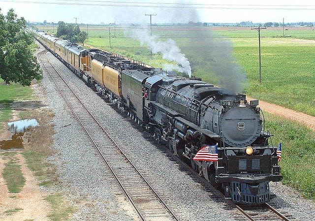 Gambar Kereta Api Lokomotif Uap Union Pacific Challenger 4-6-6-4 3985 04