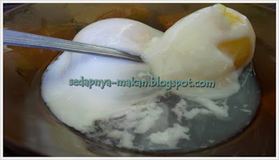 telur separuh masak
