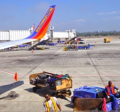 MEC&F Expert Engineers : SOUTHWEST EMPLOYEE DRIVING LUGGAGE VEHICLE KILLED IN CRASH AT MIDWAY IN ...