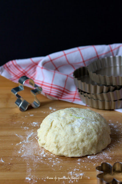 www.qb-quantobasta.blogspot.it  -"Pasta frolla" all'acqua - Leggera e vegana.. per chi non può concedersi la pasta frolla tradizionale