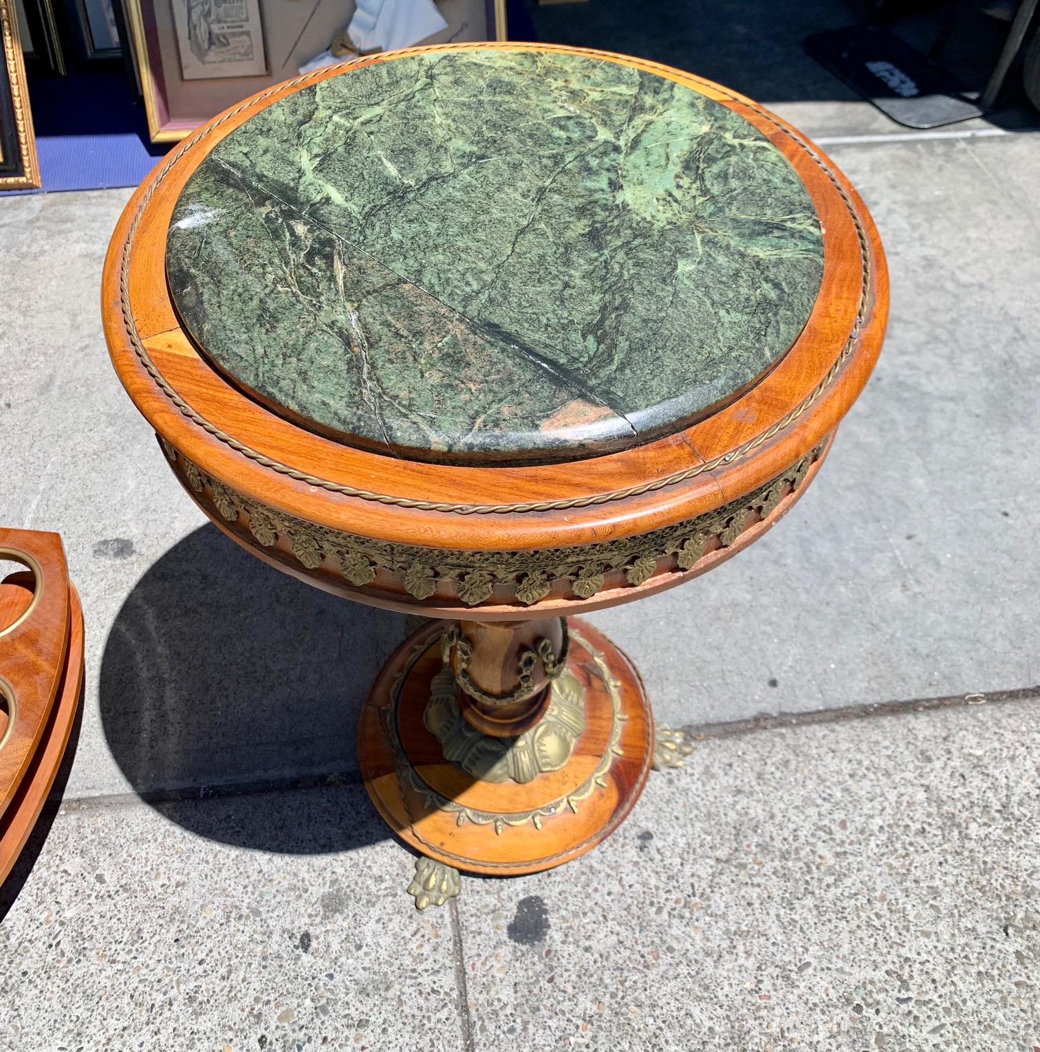 UHURU FURNITURE & COLLECTIBLES SOLD 106762 Round Green Marble Top