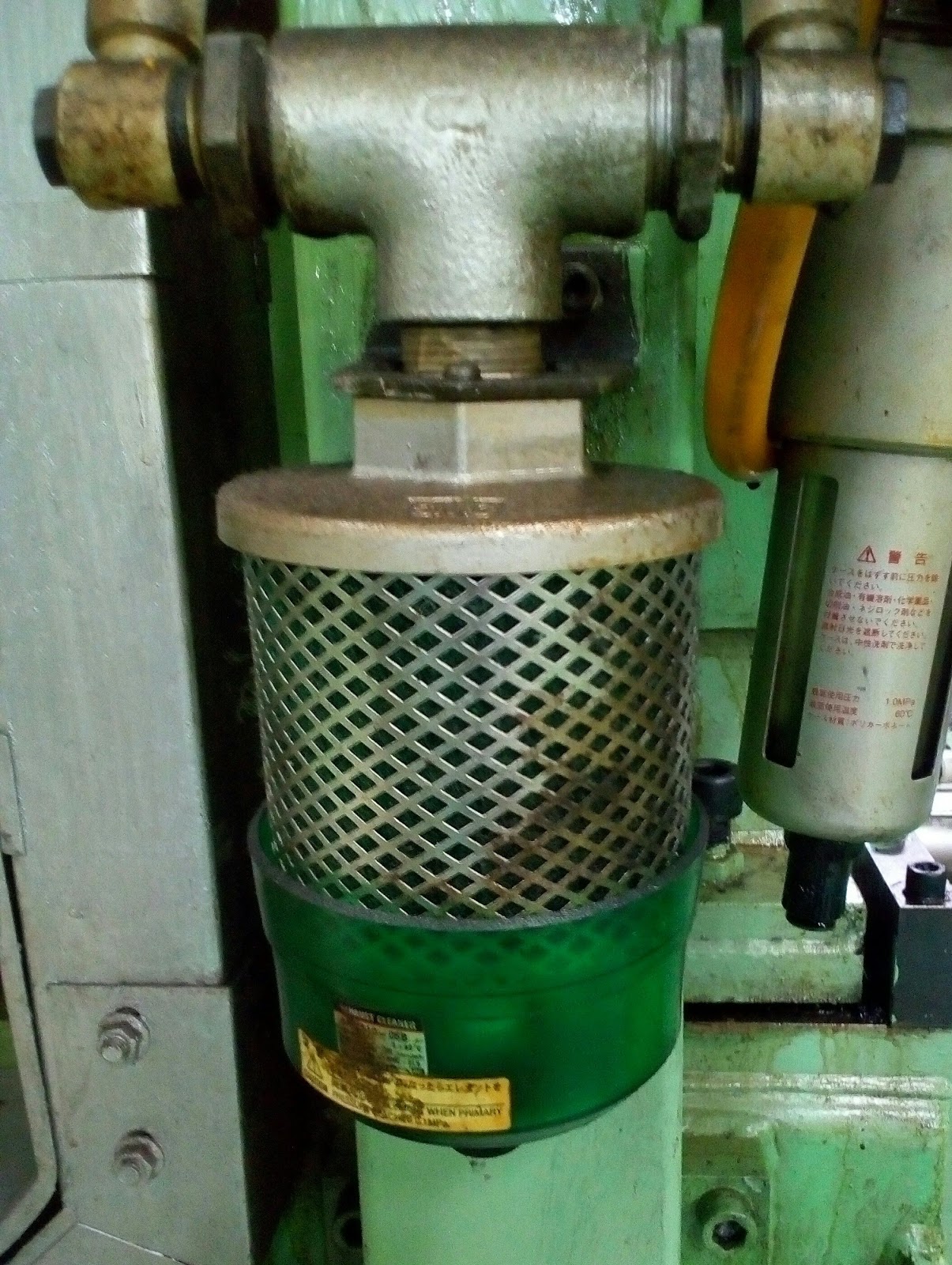 FUNGSI EXHAUST CLEANER DI PABRIK INDUSTRI