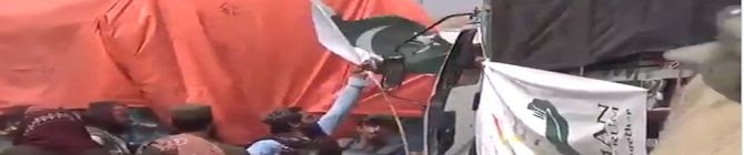 Taliban Fighters Rip Off Pakistani Flag From Truck Carrying Aid, 4 Arrested