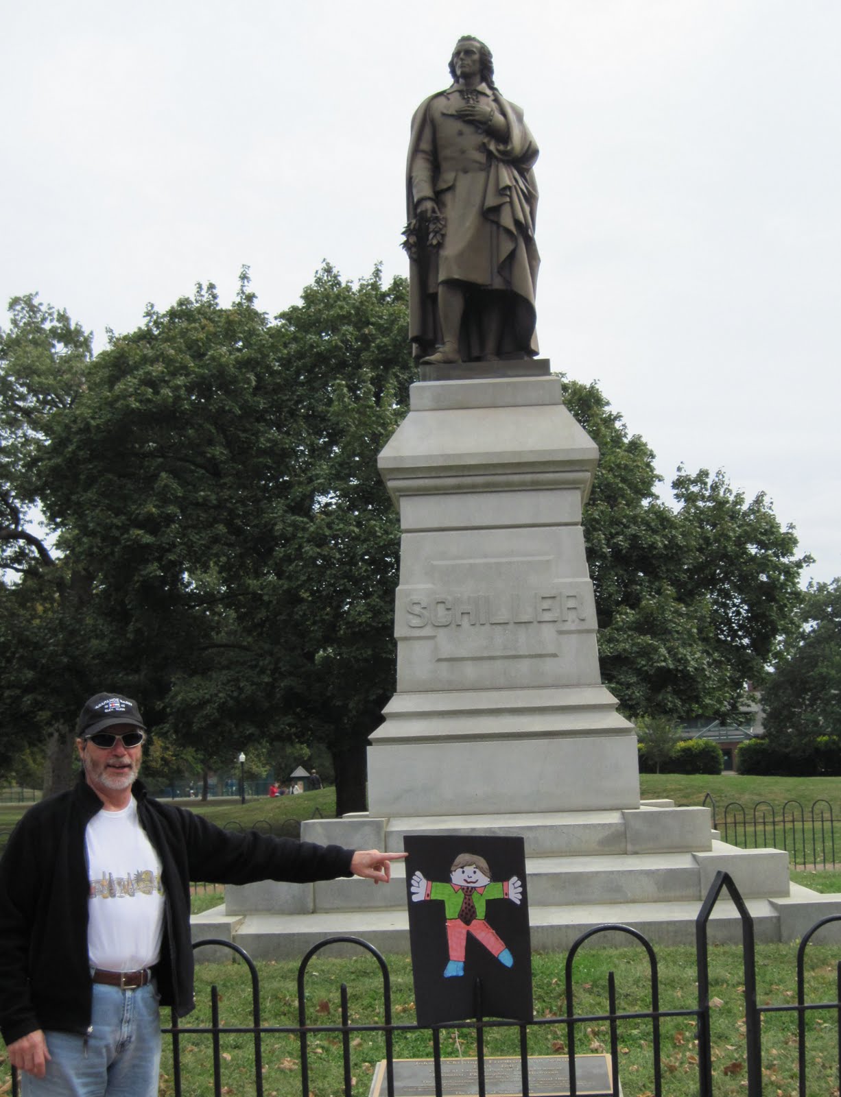 Traveling Suitcase Schiller Park Part I (German Village)