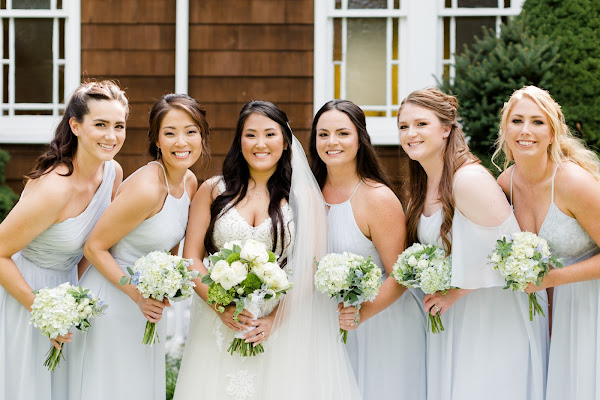 Annapolis Wedding at Michael's on the South River photographed by Heather Ryan Photography