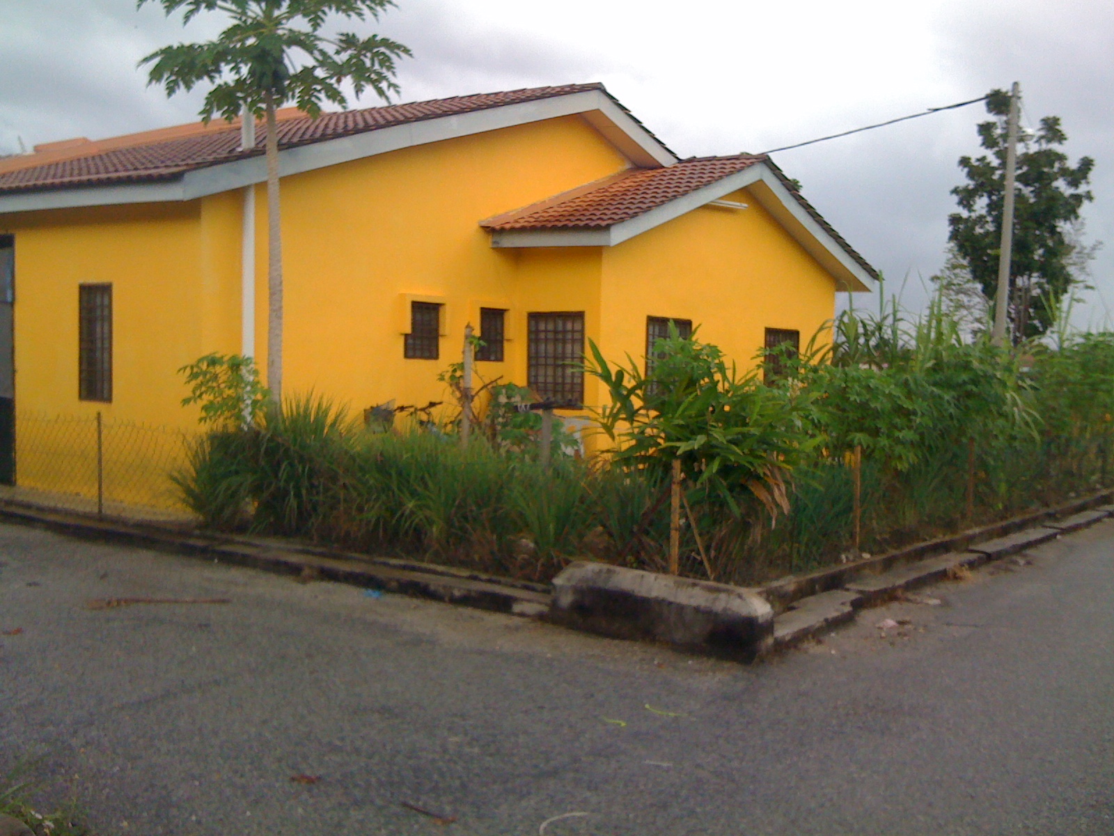 Rumah Sewa Seri Iskandar  Rumah berkembah 1 tingkat seri iskandar