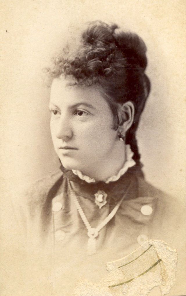 19th century hairstyles 18th century woman we often see images of the nineteenthcentury women in elegant gowns with stylized hairstyles have you ever thought that sometimes they also had some awful victorian fashion was not always elegant 32 photos that show 19th century hairstyles 18th century woman we often see images of the nineteenthcentury women in elegant gowns with stylized hairstyles have you ever thought that sometimes they also had some awful victorian fashion was not always elegant 32 photos that show