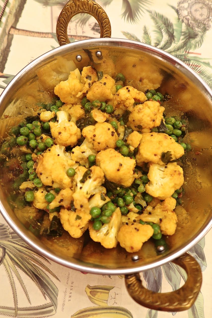 Scrumpdillyicious Gobi Matar Cauliflower with Peas & Kari Leaves