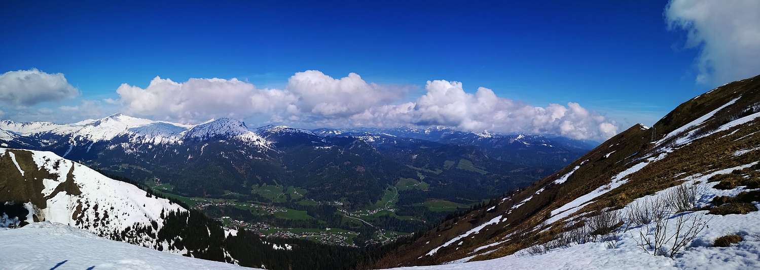 #1 Links der Ifen und unten Rietzlern im Kleinwalsertal