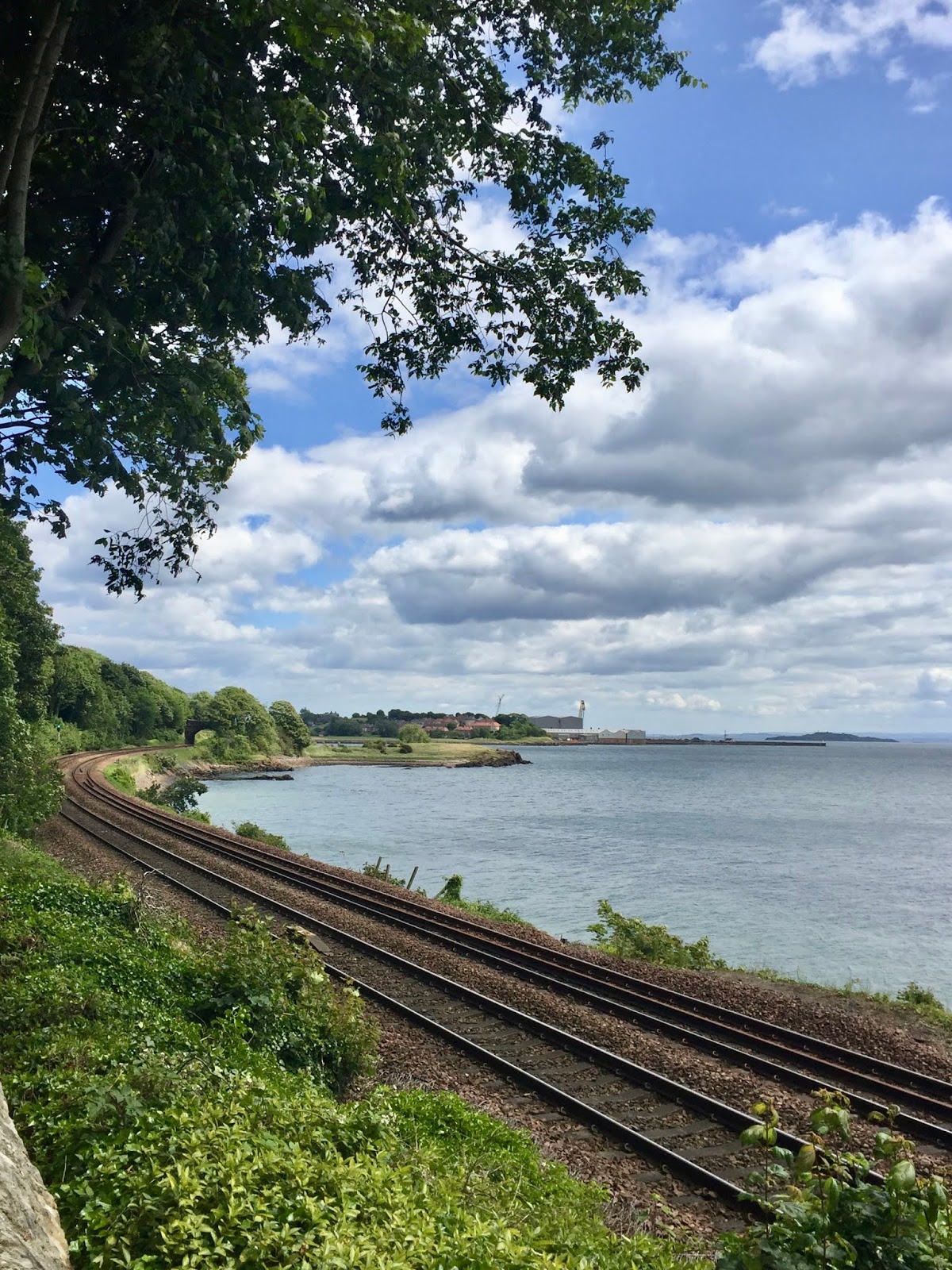 Fife Coastal Path Burntisland to Inverkeithing Hiking Scotland