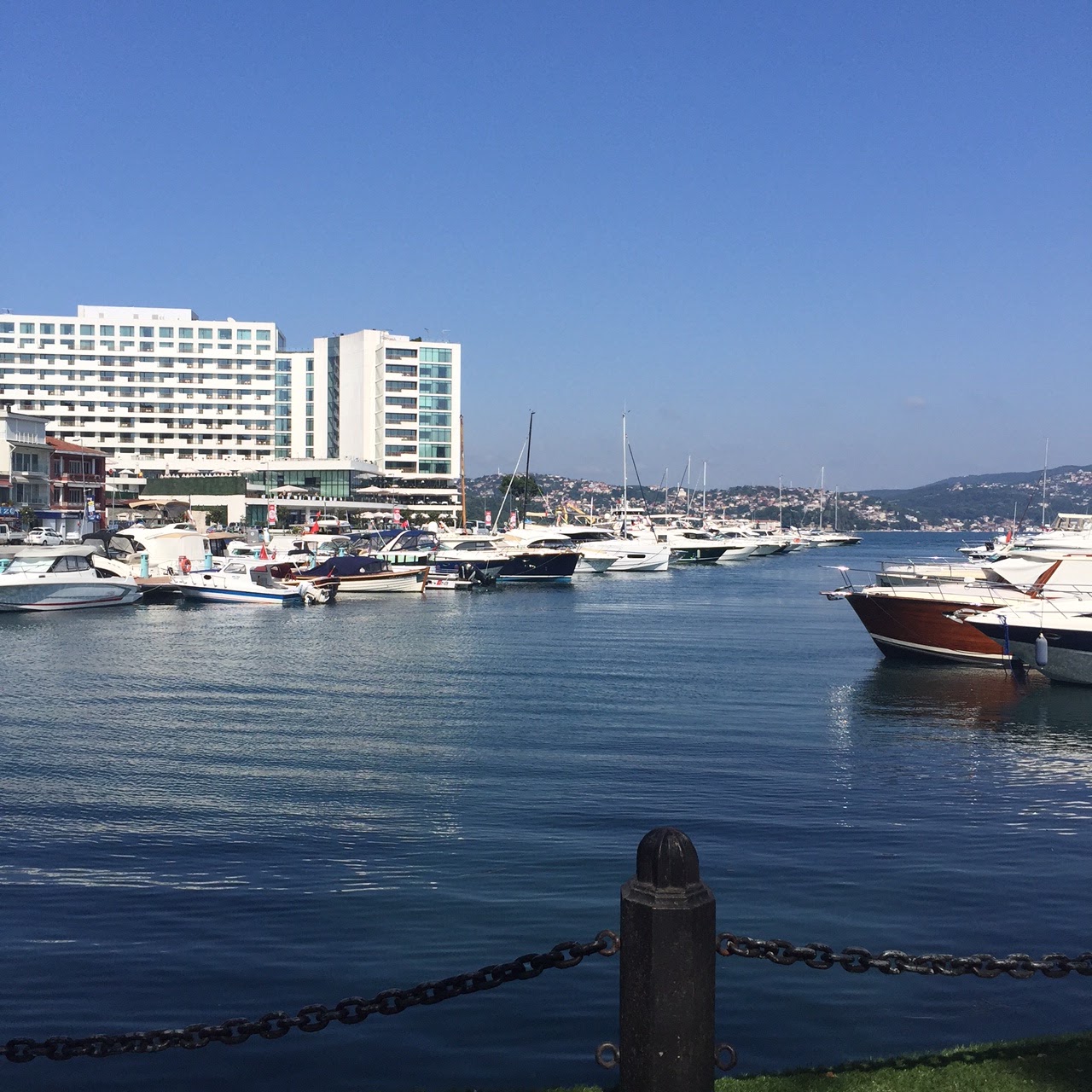 Deecaf Writing: Tarabya - Istanbul's Richest Hearts Not Wallets