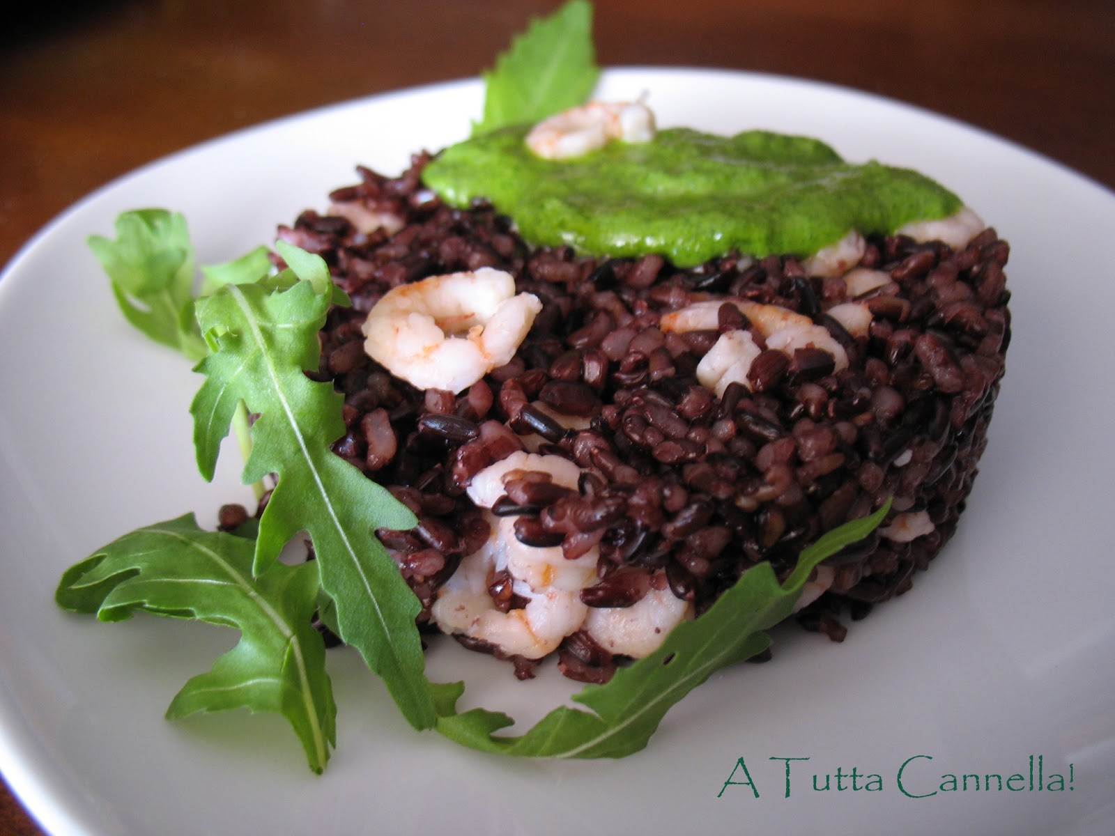 a tutta cannella! Riso venere ai gamberetti con pesto leggero di rucola