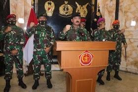 TNI Buka Suara soal Panglima Hadi Konpers Ditemani Pasukan Khusus