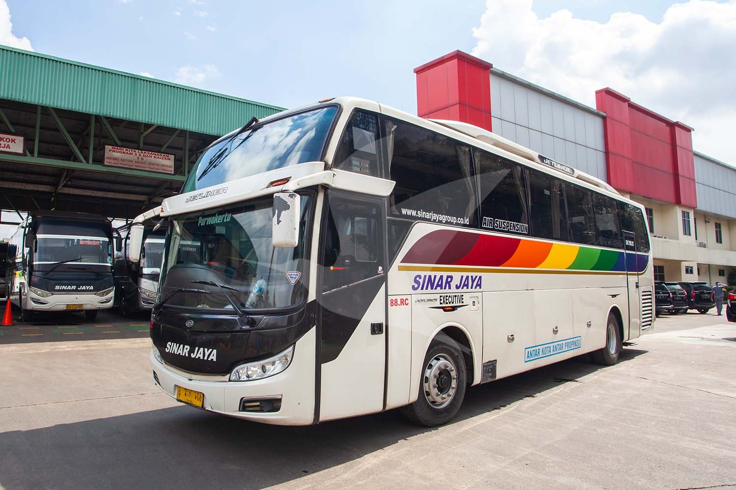 Harga Tiket Bus PO Sinar Jaya Maret 2020 Jalur Bus