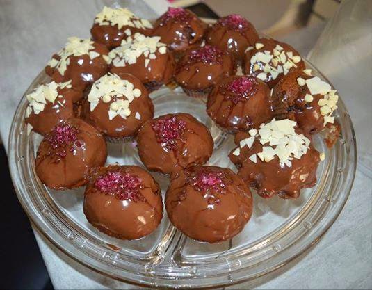 Emilie Sweetness: Cornets au chocolat - cornets de pâte feuilletée fourrés  à la crème pâtissière au chocolat