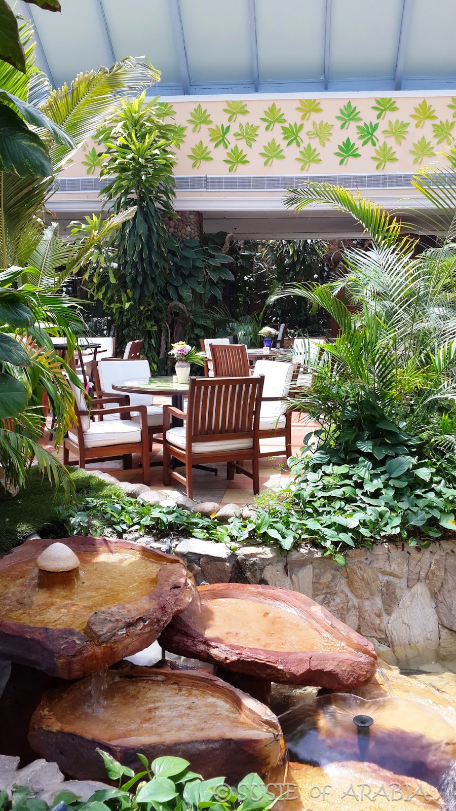 Jeddah Daily Photo Jeddah Papaya Restaurant Interior