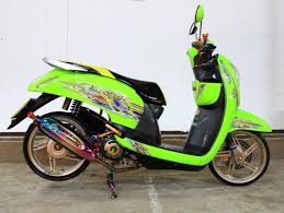 100+1 GAYA MODIFIKASI MOTOR SCOOPY