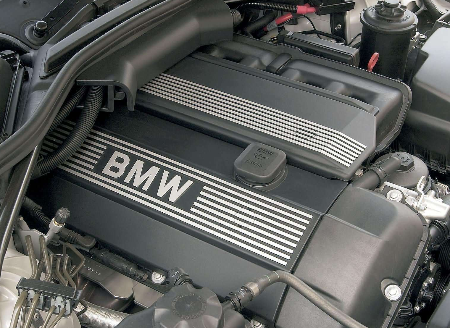 Бмв е60 2.5 бензин. БМВ е46 м54. BMW e60 m54. BMW e60 под капотом. 530i e60 мотор.