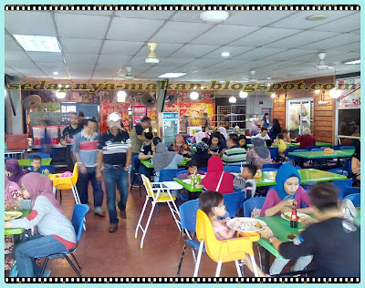 Bahagian dalam Anjung Keli (bahagi 2 - aircond dan takda aircond)