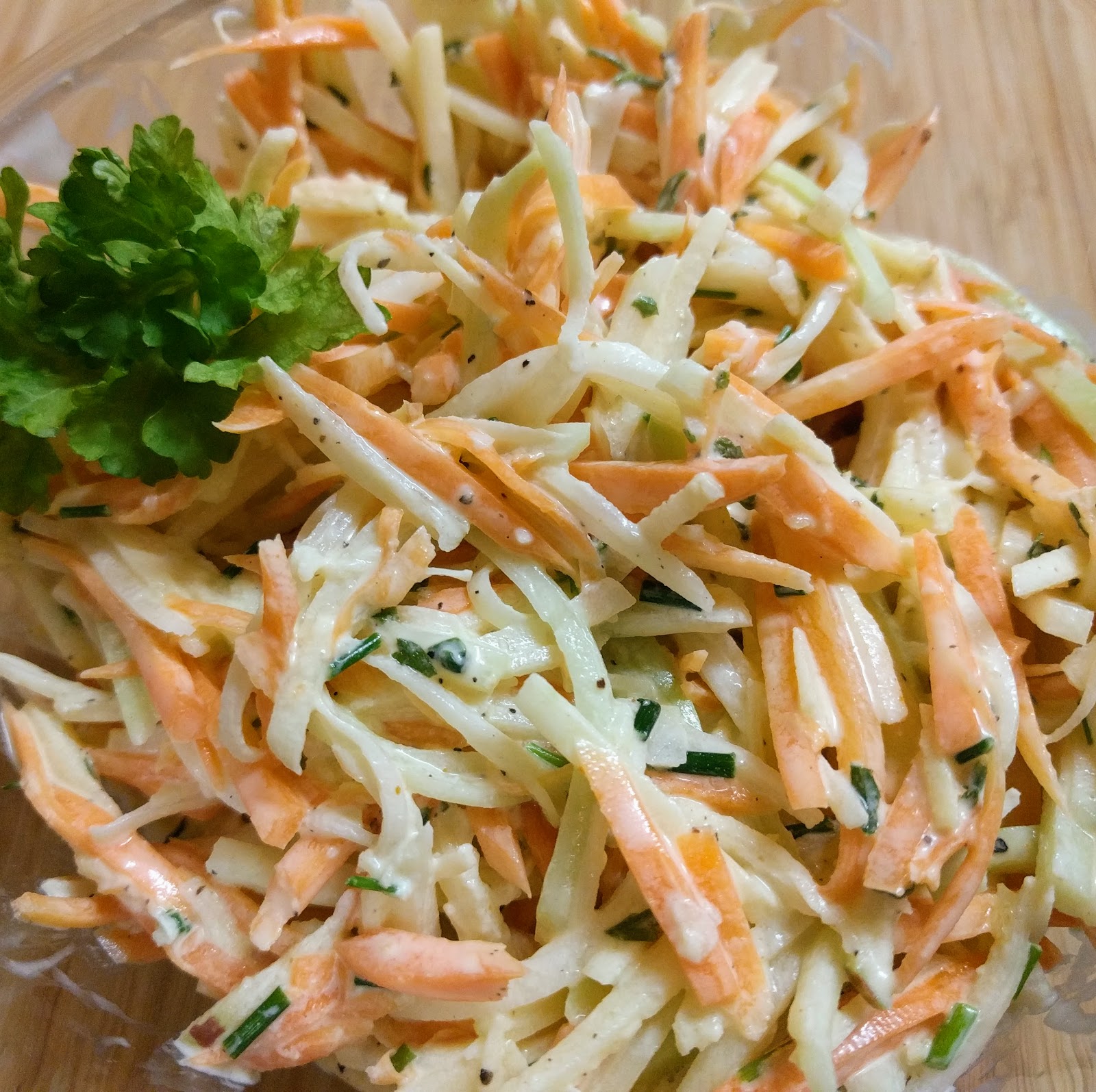 Schnatters Brodelstube: - Kohlrabi - Karotten - Apfel Salat