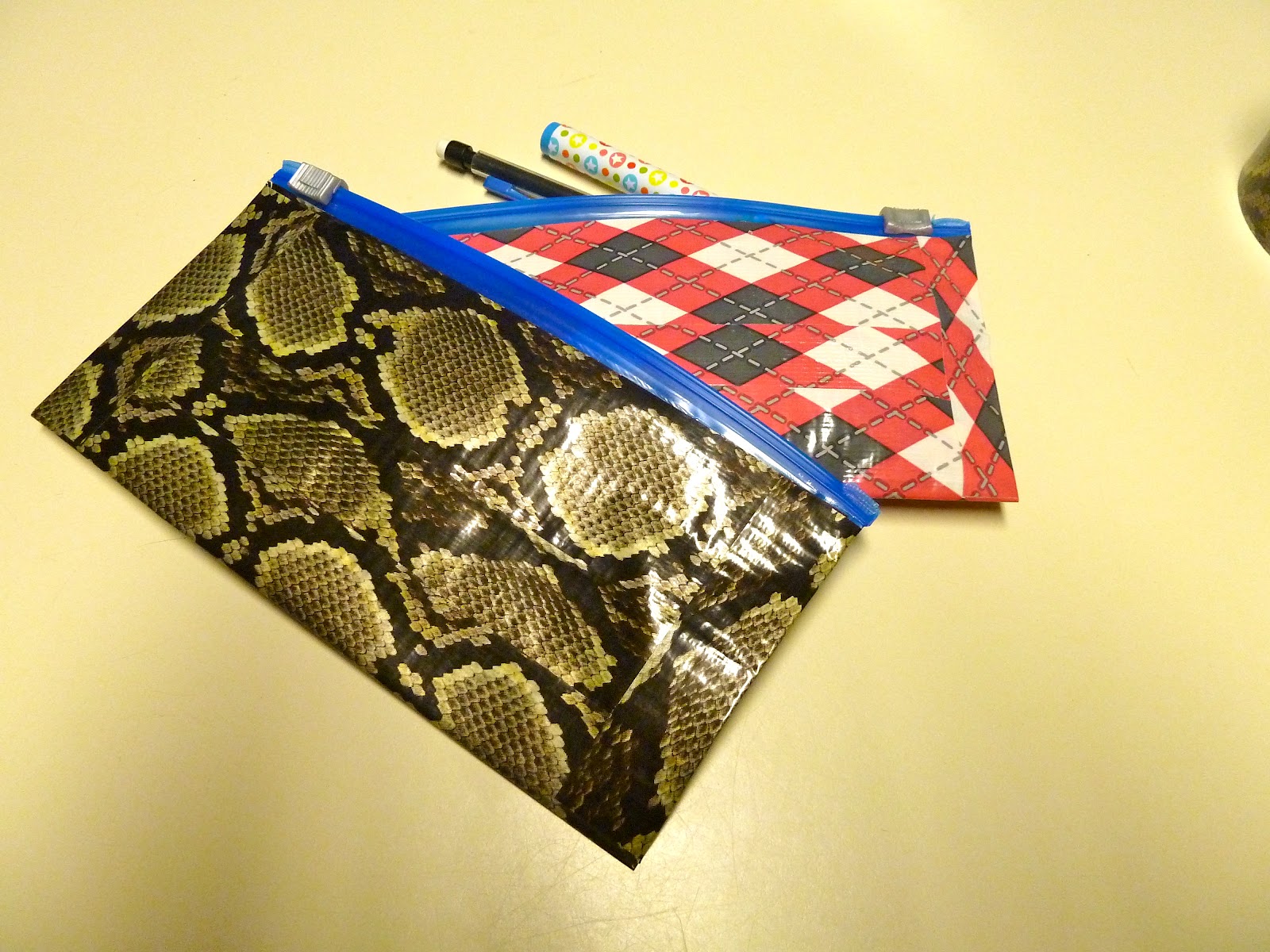 Make it easy crafts Duct tape pencil pouch