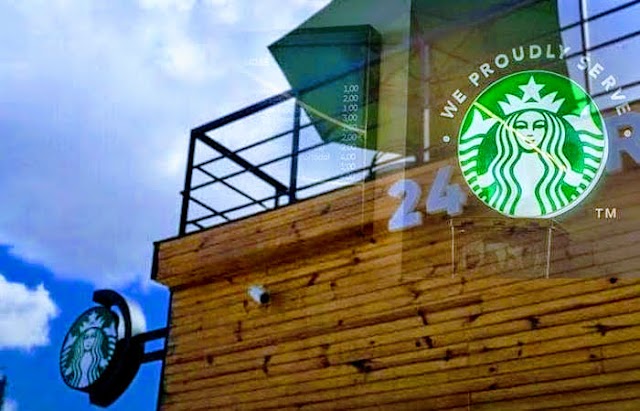 Falso Starbucks en Caracas continúa exhibiendo logotipos de la cadena estadounidense de cafeterías