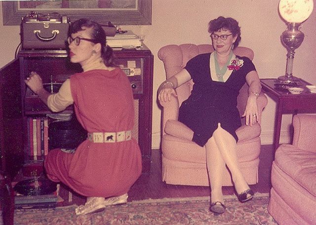 28 Pictures That Show Our Moms Were So Cool When They Were Young In The