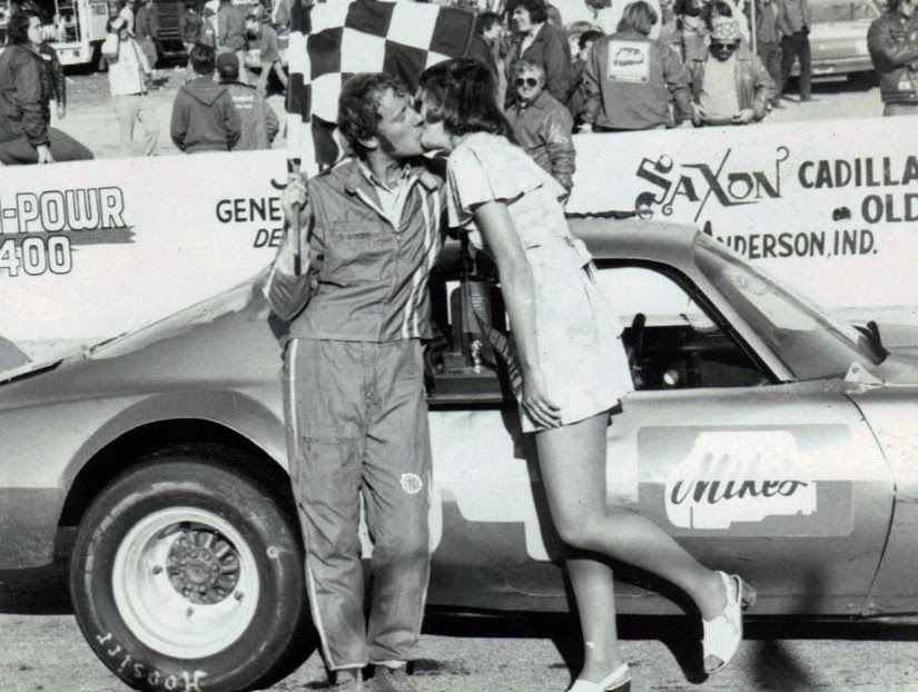 Midwest Racing Archives: 1975 - Senneker Sets World Record at