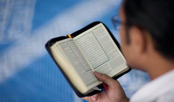 Berikut adalah 6 waktu yang tepat digunakan untuk menghafal, membaca atau murojaah Al-Qur'an.