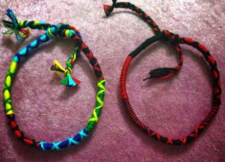 vong-tay-handmade-tu-lam-vs-rastaclat-nuoc-ngoai